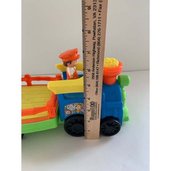 Little People Fisher Price Choo Choo Train With Conductor Makes Sounds See Video - Picture 4 of 11